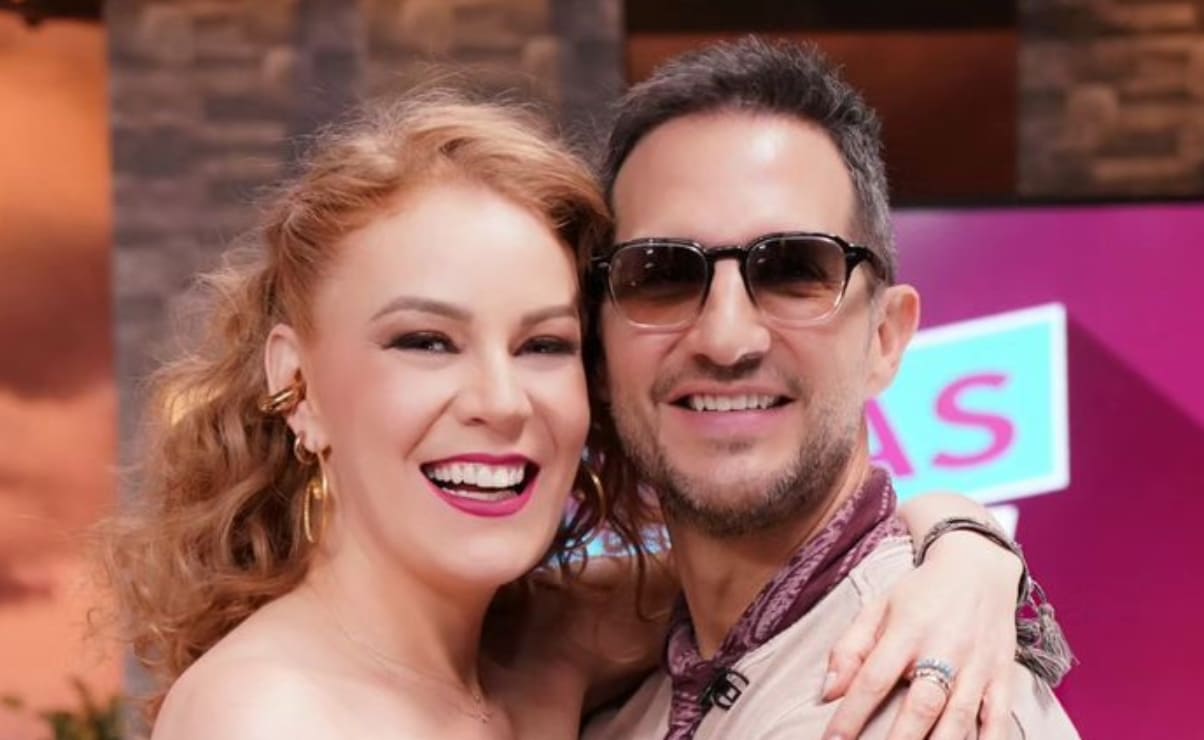 Daniela Magún y Alex de Magneto presumen su amor con romántico beso