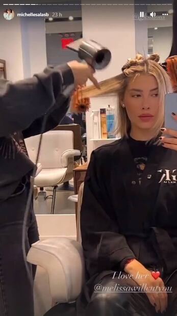Michelle Salas sorprende con un corte bob y muy rubio