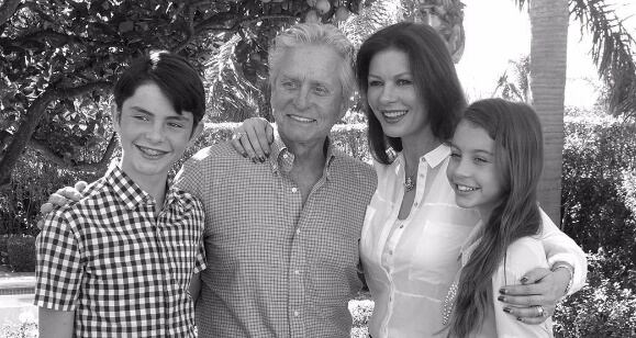 Famosos que se convirtieron en padres después de los 50