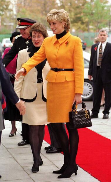La historia del bolso que Christian Dior nombró en honor a Lady Di