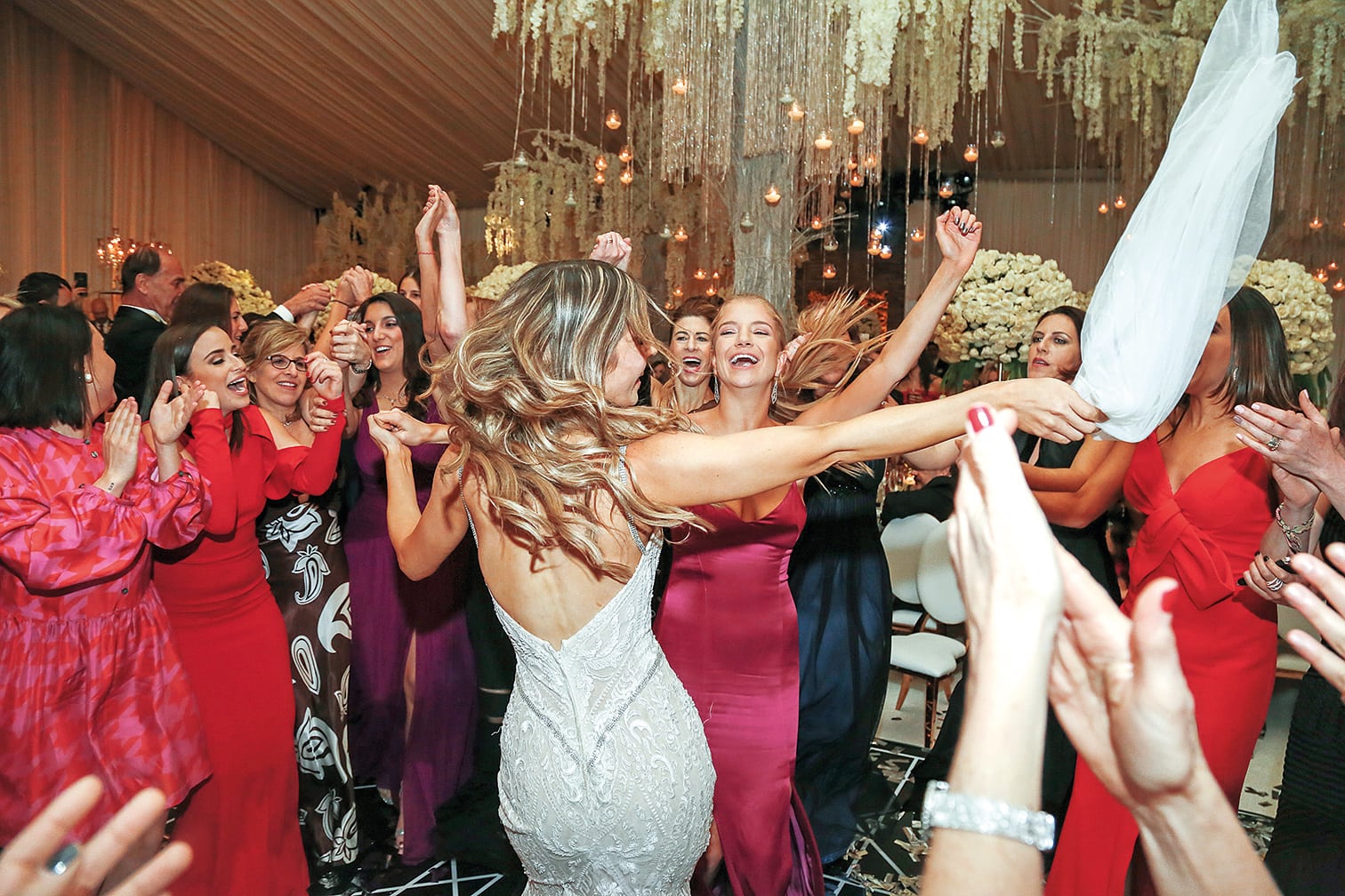 PORTADA: La original boda de Pamela Cortés y Andrés Roemer