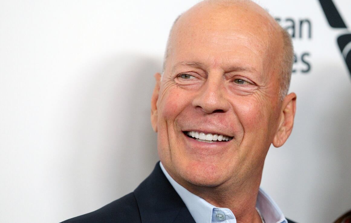 Bruce Willis reaparece en su cumpleaños 70, así celebró con su familia