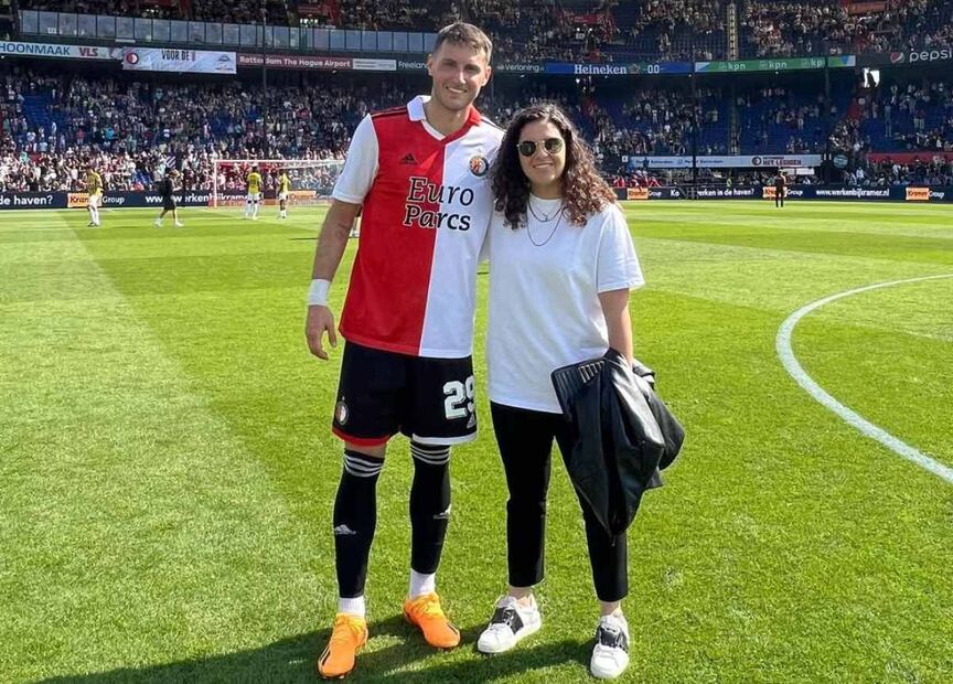 Santiago Giménez y Mariel Duayhe / Foto: Instagram