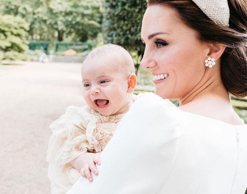 Las fotos oficiales del bautizo del príncipe Louis, ¡mira su tierna sonrisa!