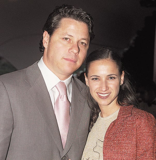 Alejandro Sanz y Lisette Trepaud Johnson, padrinos de Carlota Gatica Salinas, nieta del ex presidente de México Carlos Salinas de Gortari 