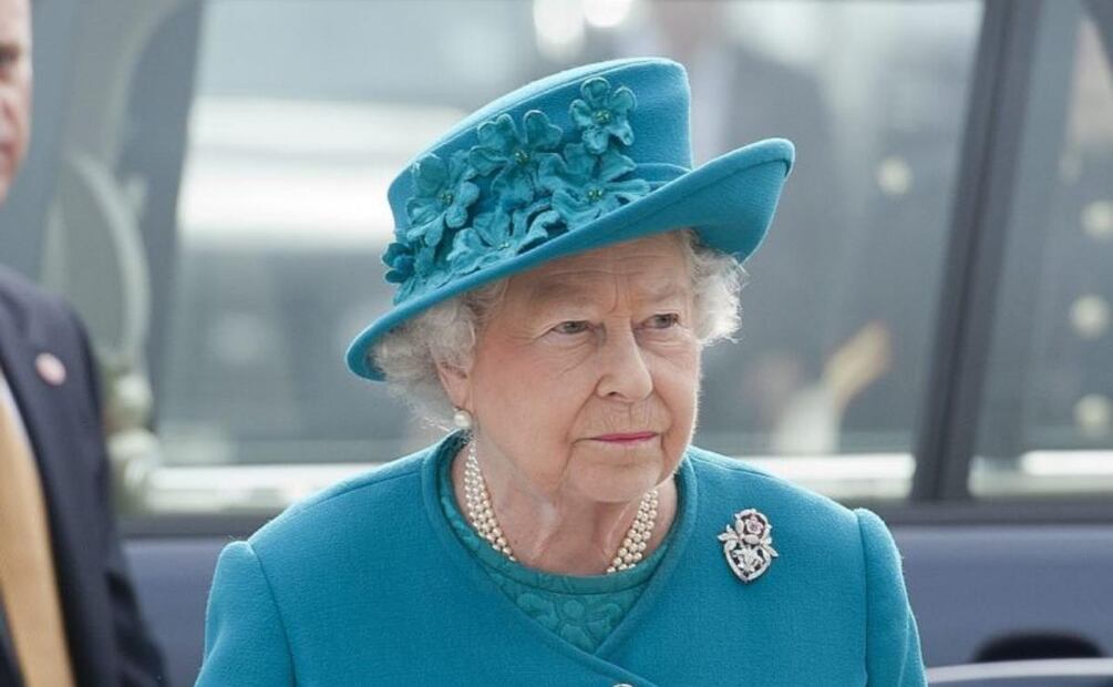 Se agota el gin de la reina Isabel II en cuestión de horas