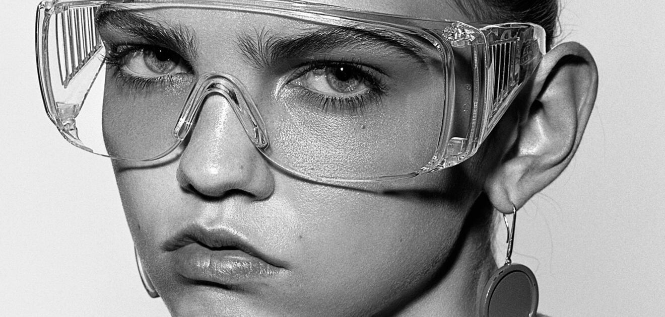 <p>Molly Bair fue llamada por sus compañeros de clase `cara de rata´ y ahora brilla en el modelaje. <strong>(Fotos: Archivo e Instagram)</strong></p>
