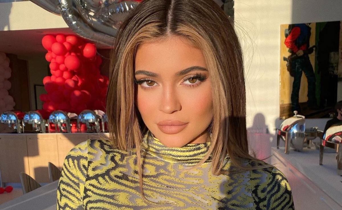 Kylie Jenner luce 'matador' manicure y bolso Birkin de 6 millones de pesos
