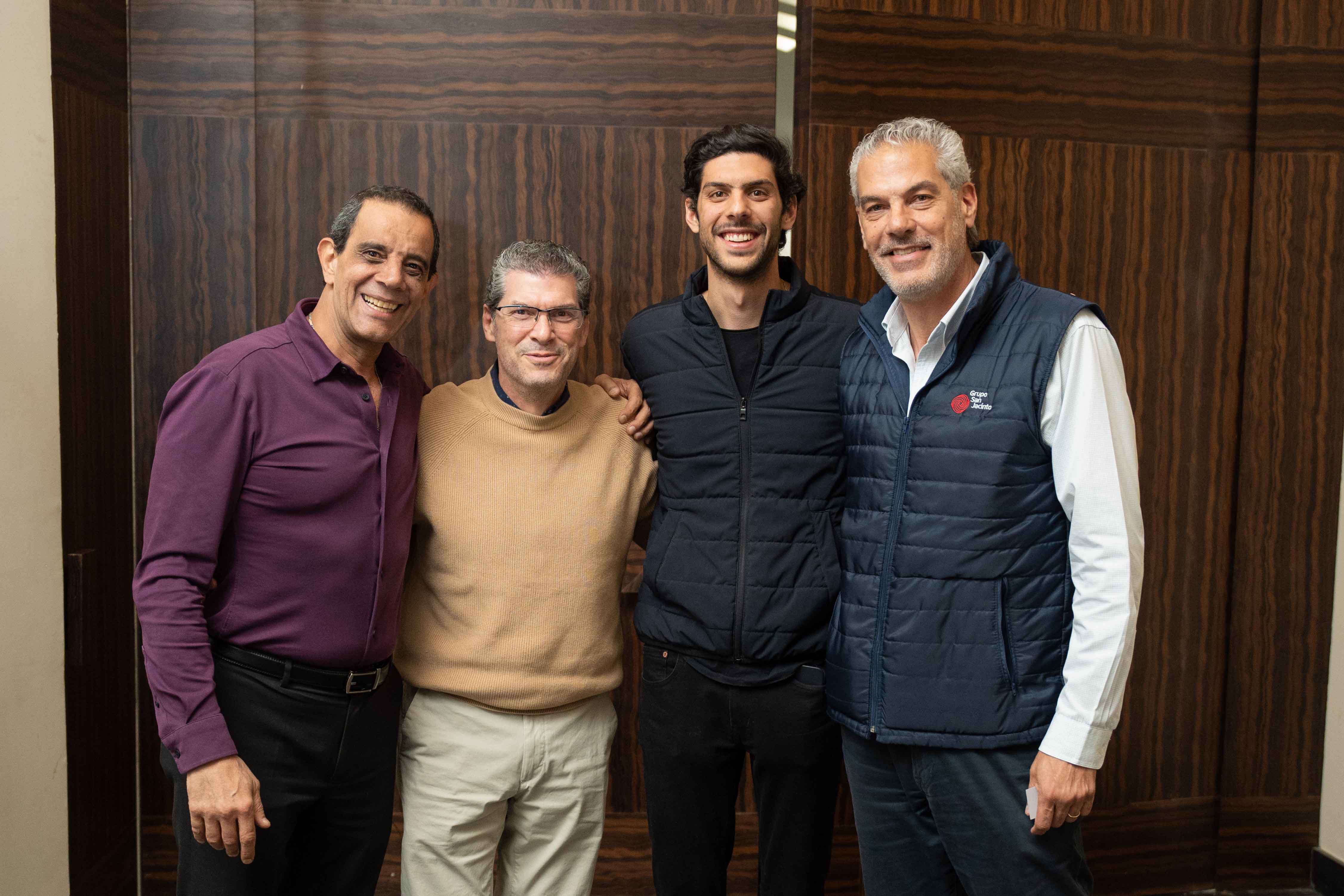 Ricardo Kahwagi, con Jorge, Gustavo y Gerardo Abdo. (Foto: Héptor Arjona)
