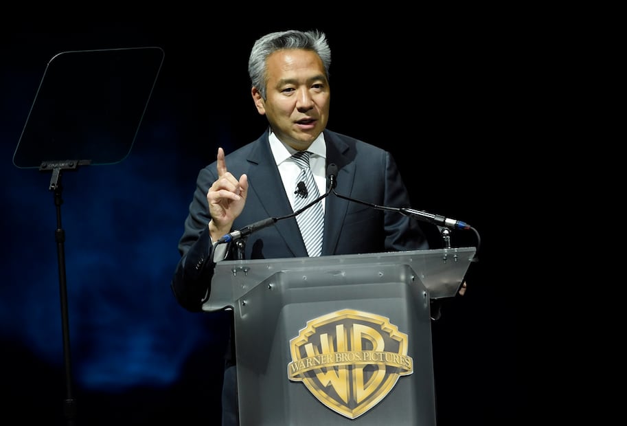 Por escándalo sexual renuncia el presidente de Warner Bros; prometió trabajo a joven actriz