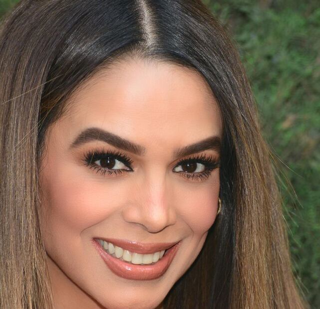 Biby Gaytán y sus impresionantes piernas tonificadas 