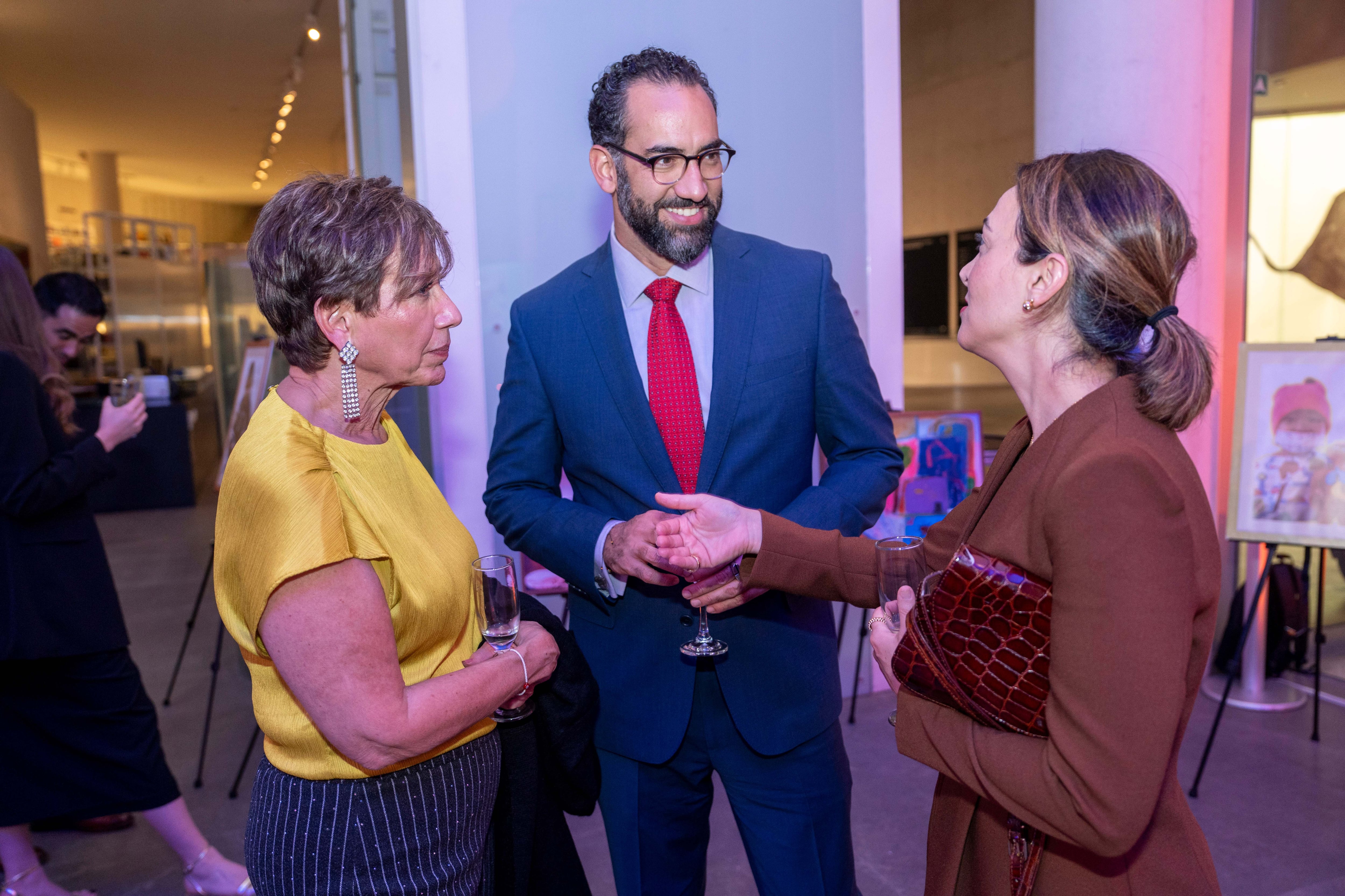 Regina Velázquez, Tomás Blanco y Kiana Bahadorzadeh. (Foto: Héctor Arjona)
