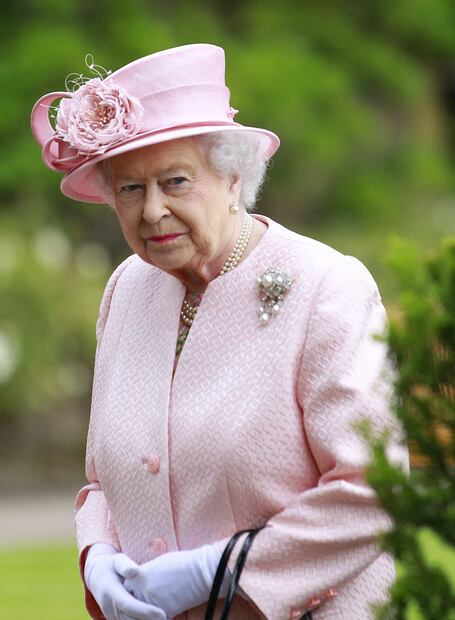 La Reina Isabel II, evacuada del Palacio por coronavirus