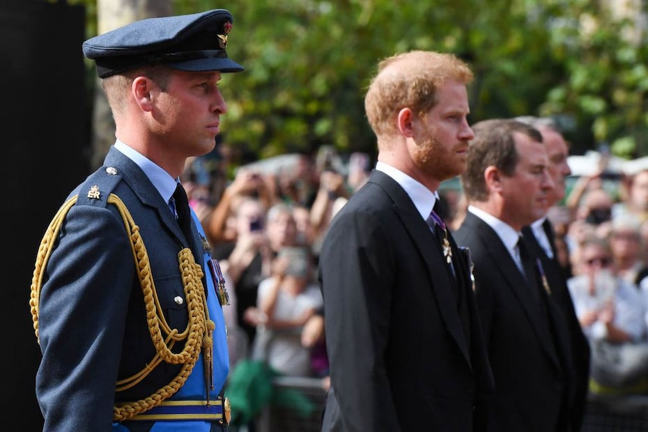 El príncipe William con el corazón roto: caminar detrás de su abuela le recordó el funeral de su mamá, Diana de Gales