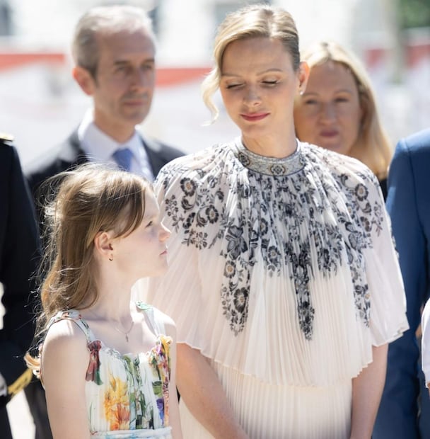 Charlène de Mónaco y su hija, la princesa Gabriella / Foto: Instagram @palaisprincierdemonaco