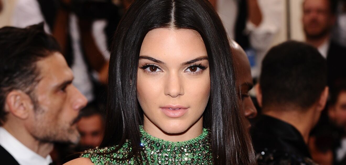 <p>La modelo Kendall Jenner reveló los básicos para su maquillaje diario. <strong>(Fotos: AP, Instagram)</strong></p>
