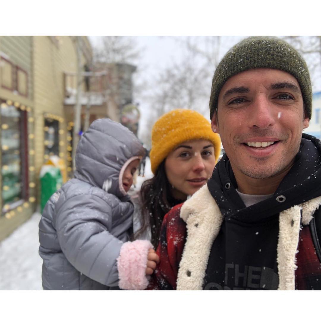 Foto: Zuria Vega estrena película y presume su enorme baby bump 