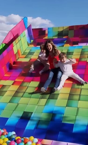 Anahí celebra el cumpleaños de sus hijos Manu y Emi / Instagram