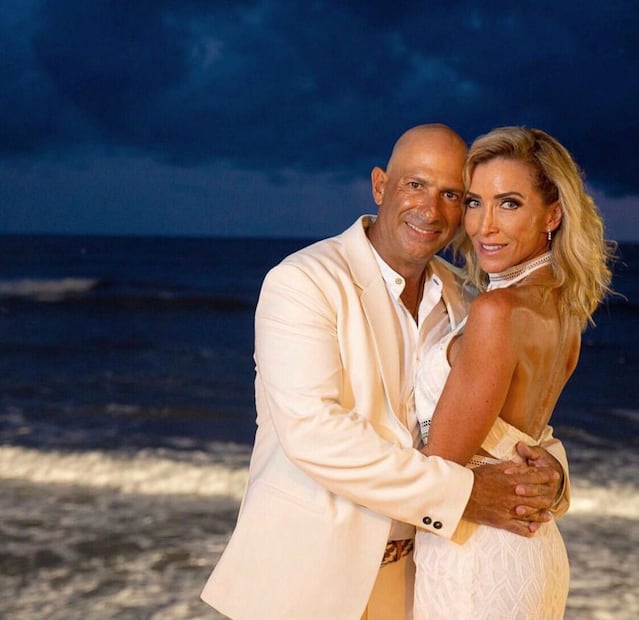 Moro Kuri se casa con Lorena Villalón en Acapulco