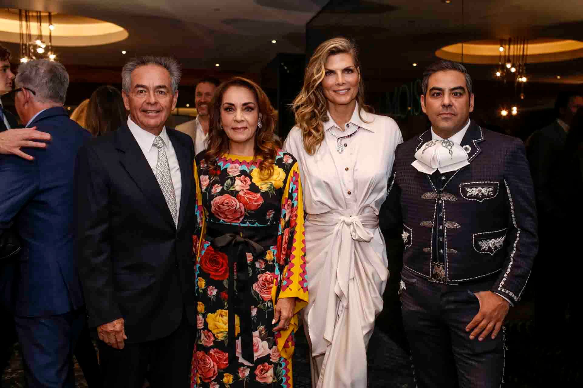 Daniel Goñi, Isabel Rojo de Goñi, Montserrat Oliver y Alejandro Goñi. (Foto: Esteban Torreblanca)