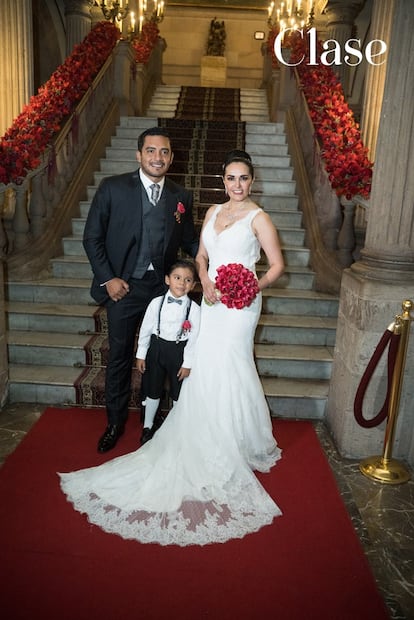 Andrea Vara y Mauricio Hernández unen sus vidas en emotiva ceremonia