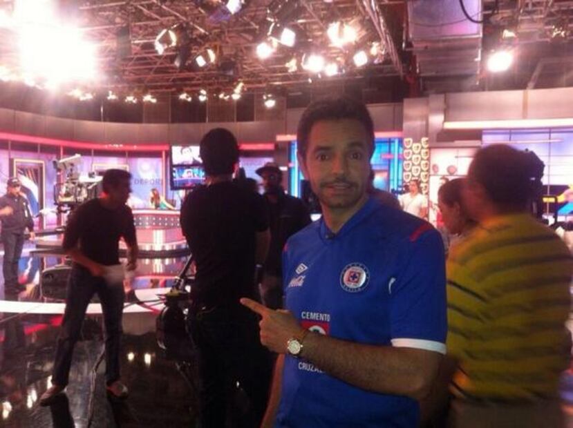 Famosos frente a frente por el Cruz Azul-América