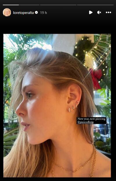 Loreto Peralta sorprende con un nuevo piercing y un brillante vestido cut out