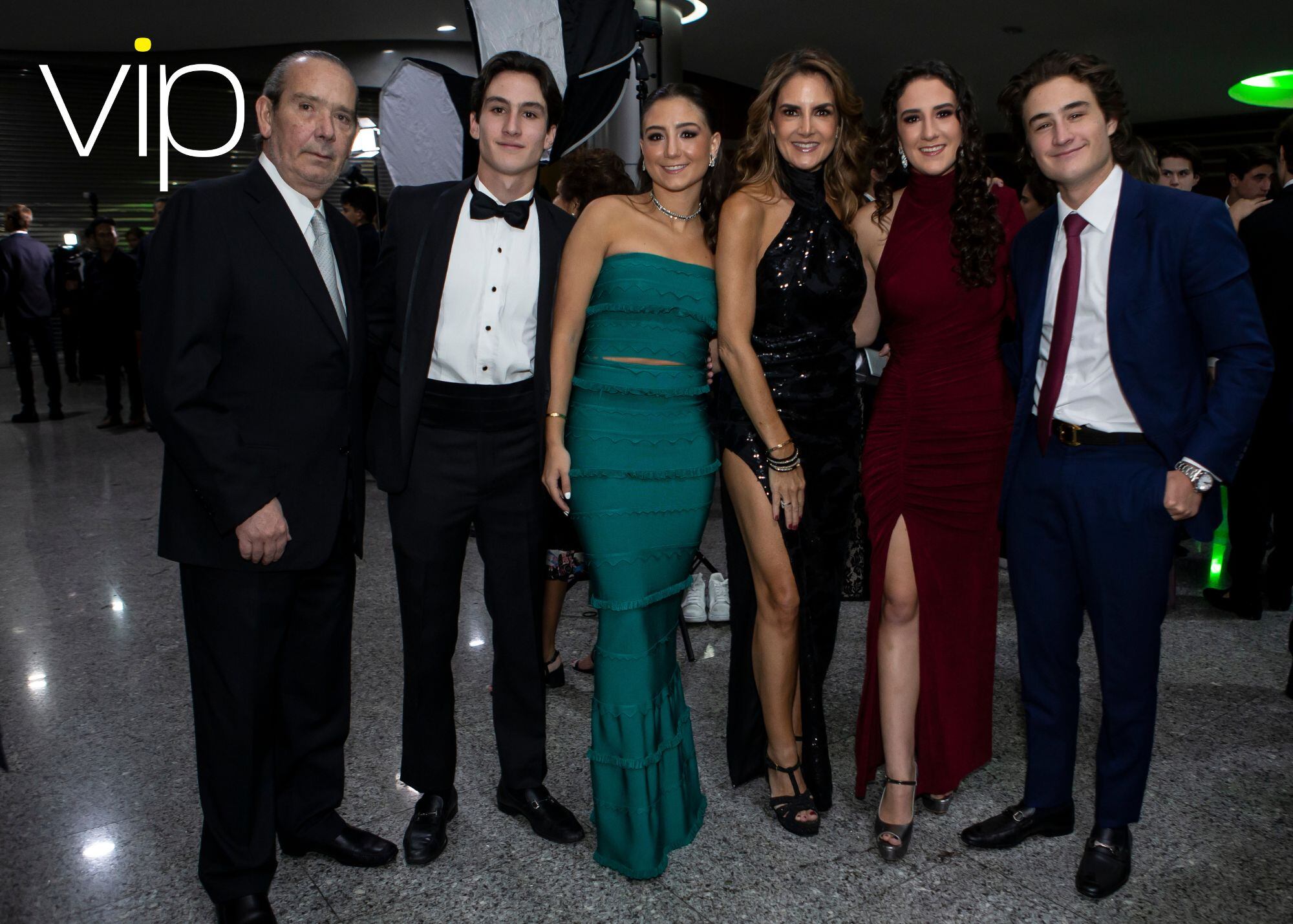 Ricardo, Rodrigo y Regina Funtanet con Regina Fernández y Roberta y Ricardo Funtanet. (Foto: Esteban Torreblanca)