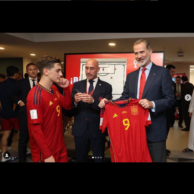 La infanta Sofía decide perseguir su sueño de entrar a un equipo de futbol