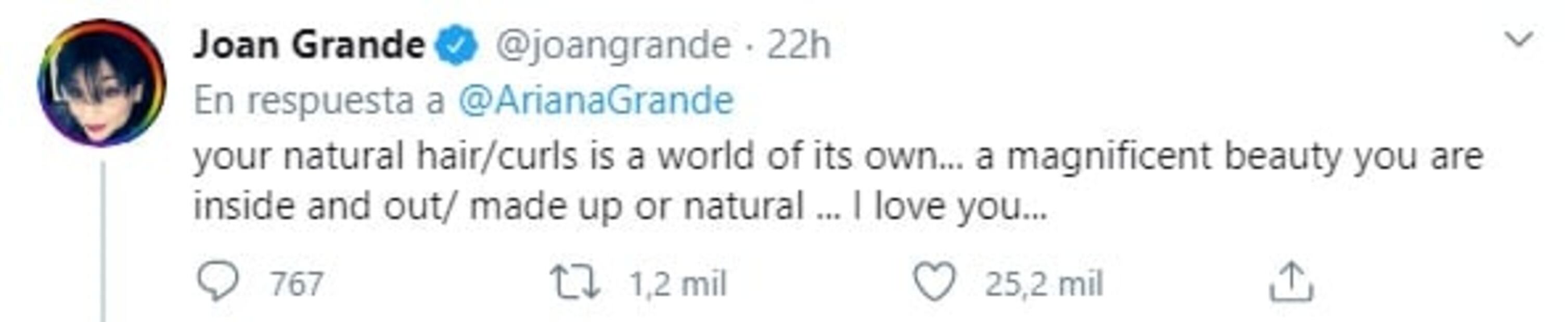 Ariana Grande muestra por primera vez su pelo al natural 