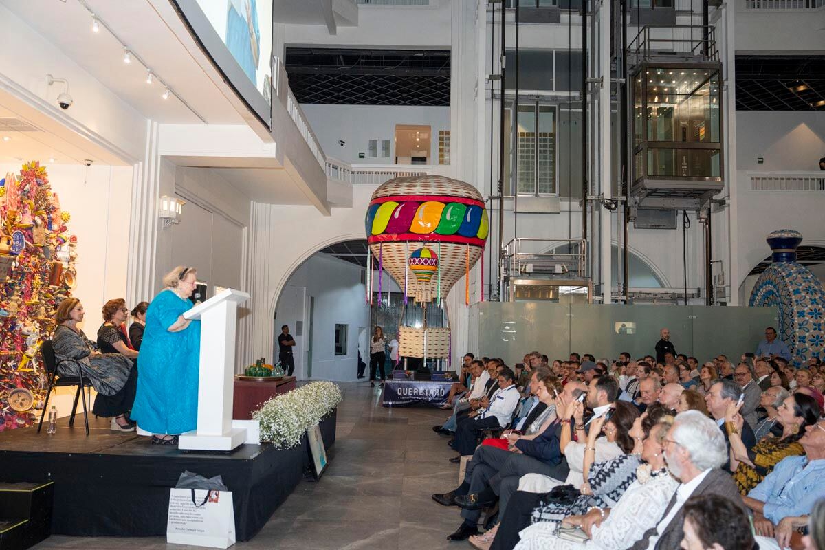 Cándida Fernández en su discurso de agradecimiento. (Foto: Héptor Arjona)
