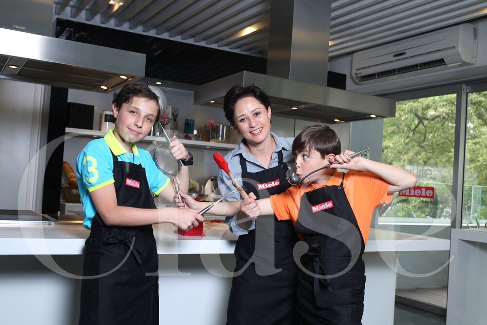 Zahie Téllez y Alexandra Rendón cocinan con sus hijos 