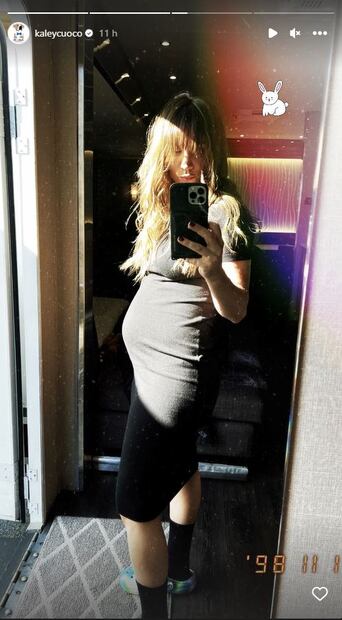 Kaley Cuoco luce su baby bump de 20 semanas de embarazo