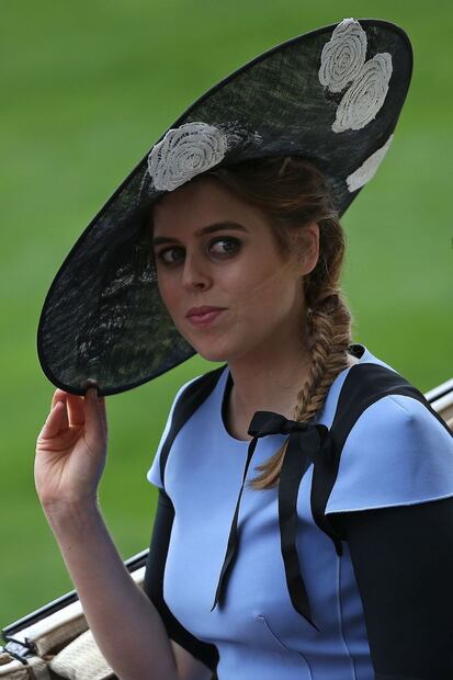 La princesa Beatriz reaparece tras cancelar boda 