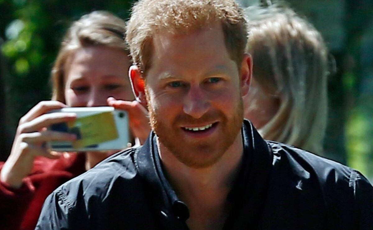 Revelan que el príncipe Harry tomó un vuelo de regreso a Reino Unido