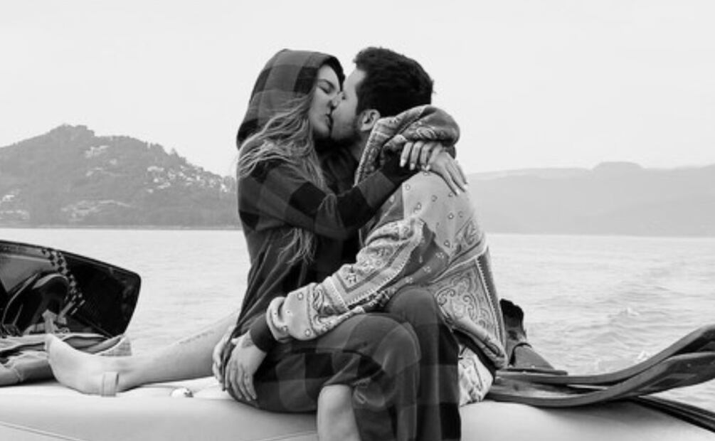 Nodal publica foto con Belinda en medio de rumores de boda en España