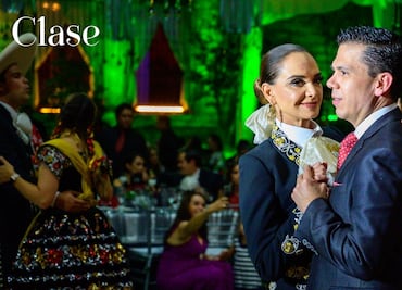 Lupita Jones y Marco Bautista en los festejos del 15 de septiembre del Lienzo Charro
