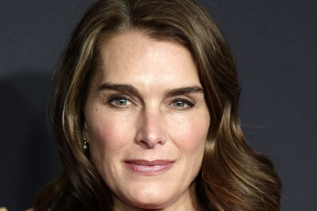 Brooke Shields, de 58 años, llama la atención con vestido ajustado de ALC