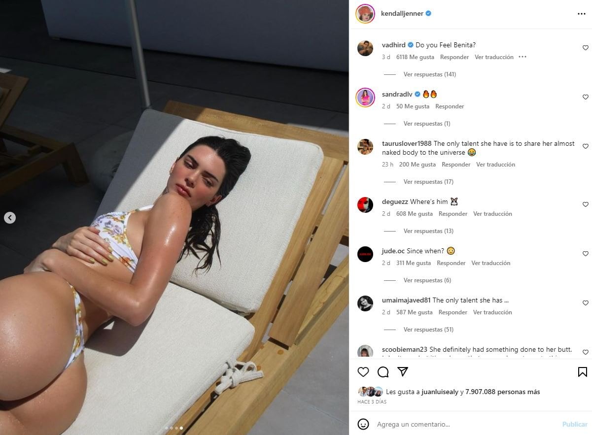 Kendall Jenner toma el sol de primavera con un microkini con flores ¿tomó las fotos Bad Bunny?