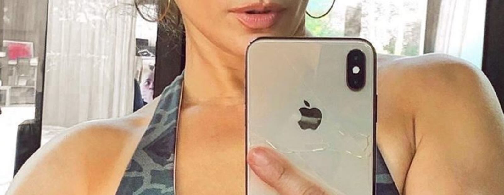La verdad del misterioso hombre que aparece en la foto de Jennifer Lopez 