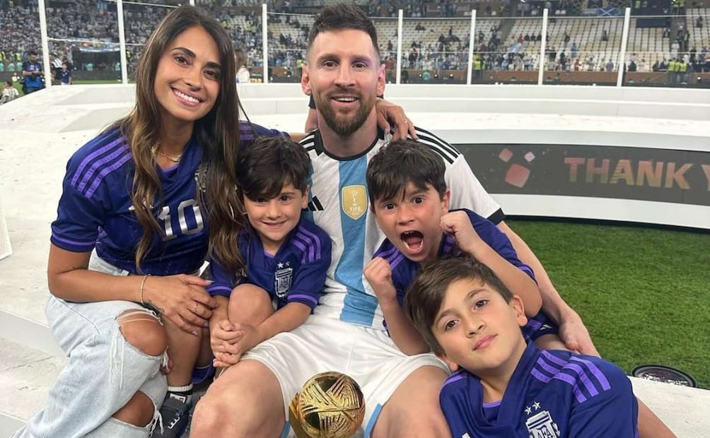 Antonela Roccuzzo, Lionel Messi y sus hijos Thiago, Mateo y Ciro / Foto: Instagram @antonelaroccuzzo