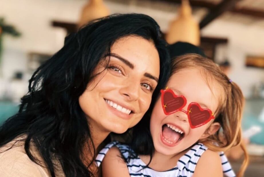 Aislinn Derbez y su hija Kai / Foto: Instagram