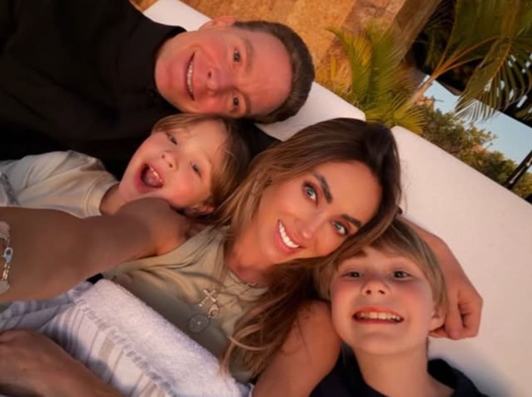 Manuel Velasco Coello, Emiliano, Anahí y Manuel / Foto: Instagram