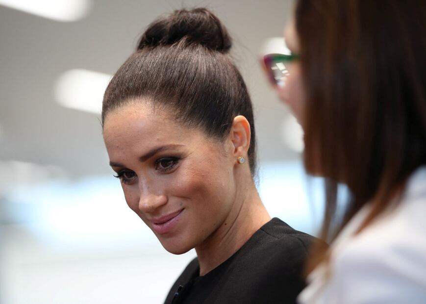 Meghan Markle impacta porque deja ver su pelo casi al natural