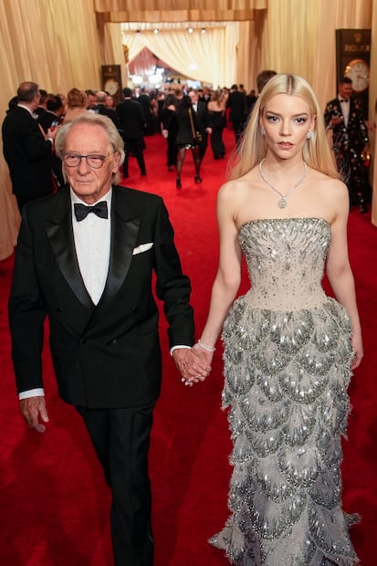 Anya Taylor Joy y Dennis Taylor/AP