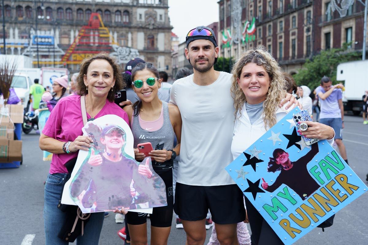 Moy y Adalid Cantú con Gerardo Rubio y Alejandra González. (Foto: Héptor Arjona para VIP)
