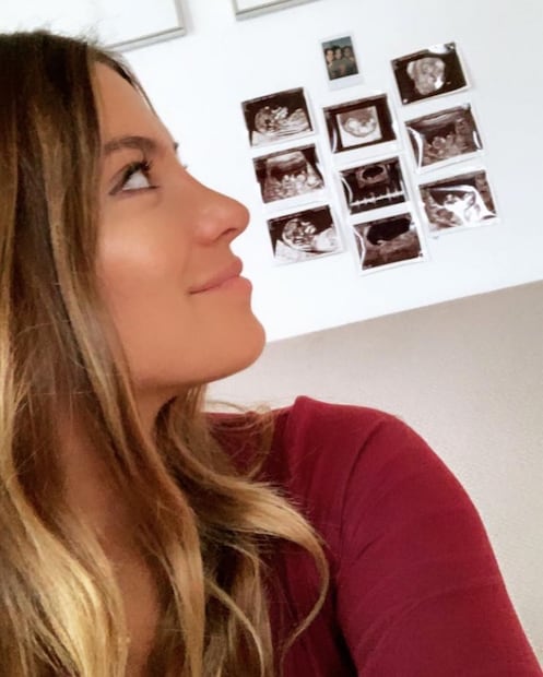 Sarah Kohan, novia del “Chicharito”, da pistas de cuántas semanas tiene de embarazo  