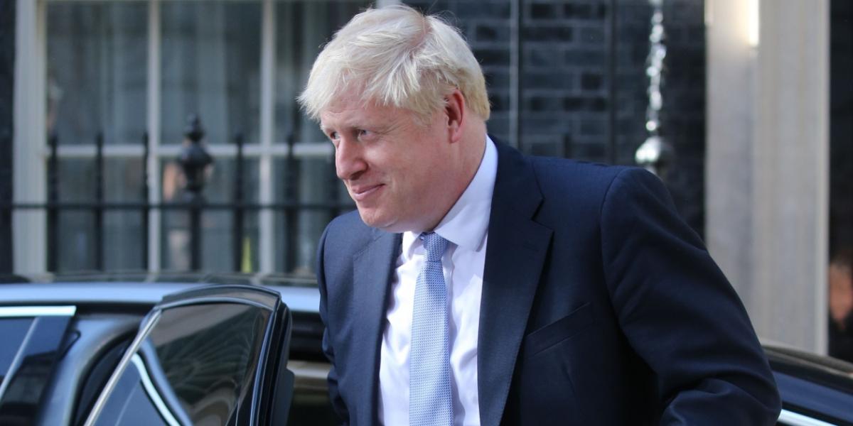 ¿Qué pasaría si Boris Johnson se inhabilita por contagio de coronavirus?