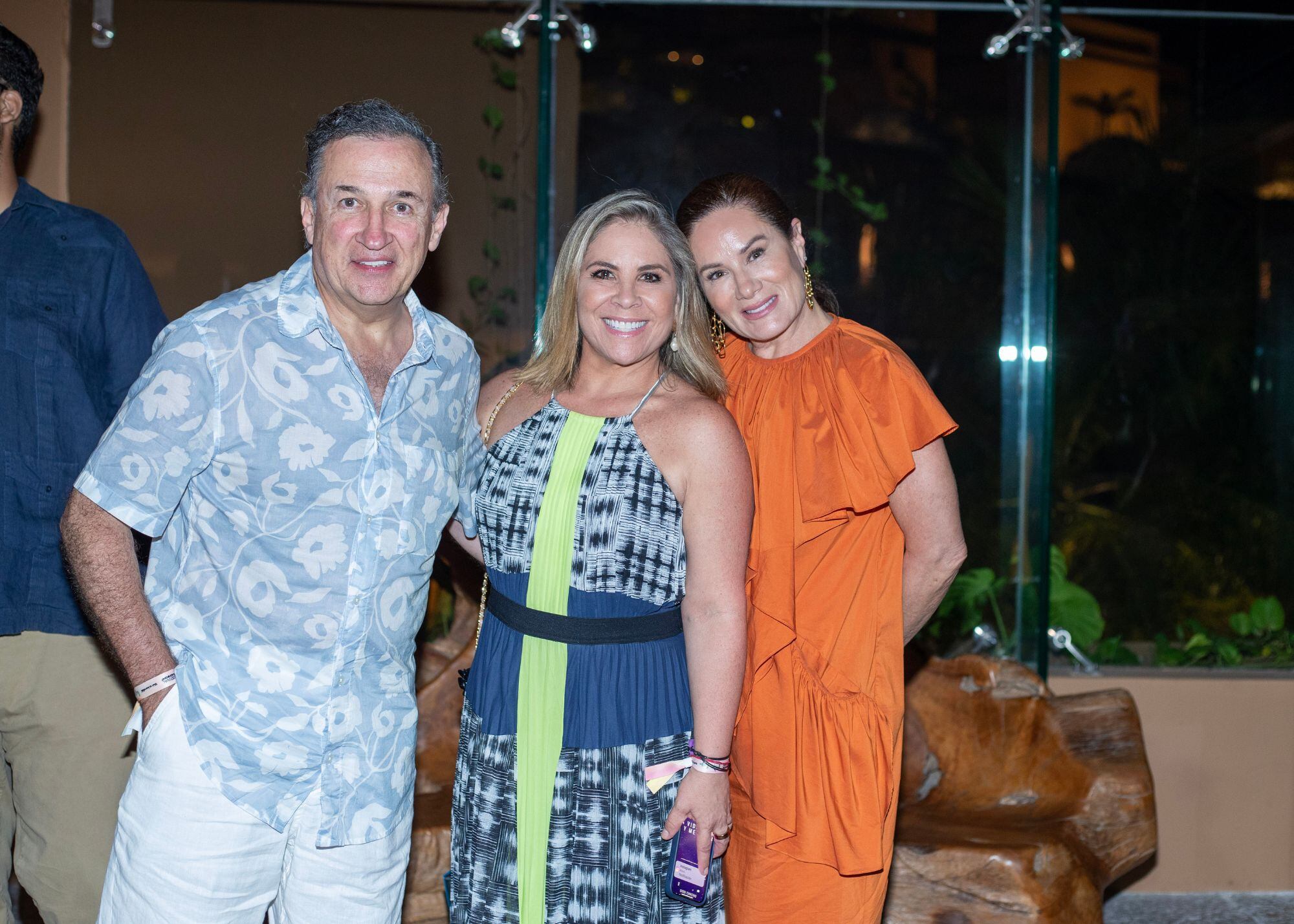 Leonardo Kourchenko, Sissi Cancino y Gloria Calzada. (Foto: Edgar Silva Fuentes para VIP)