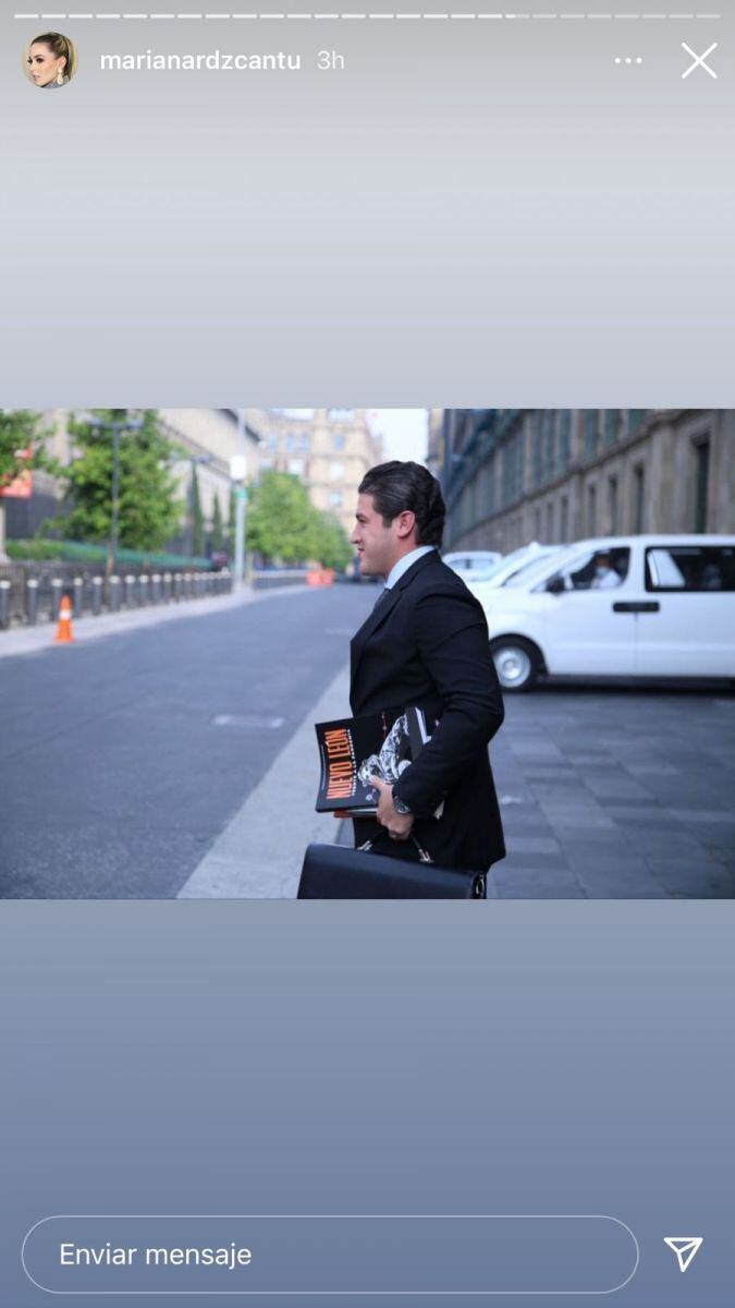 Estos son los libros que Samuel García le dio a AMLO